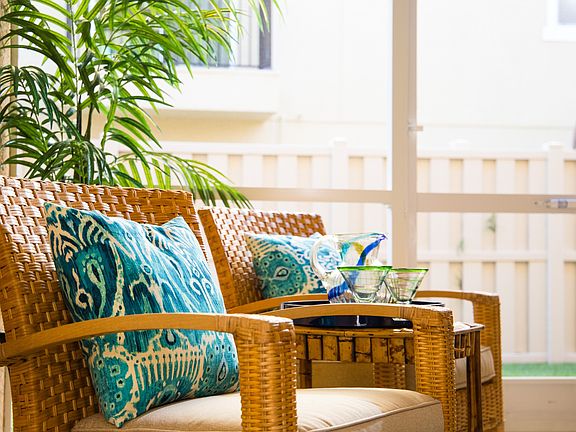 The Pecan at Morgan s Cove has a spacious patio that is perfect for outdoor entertainment