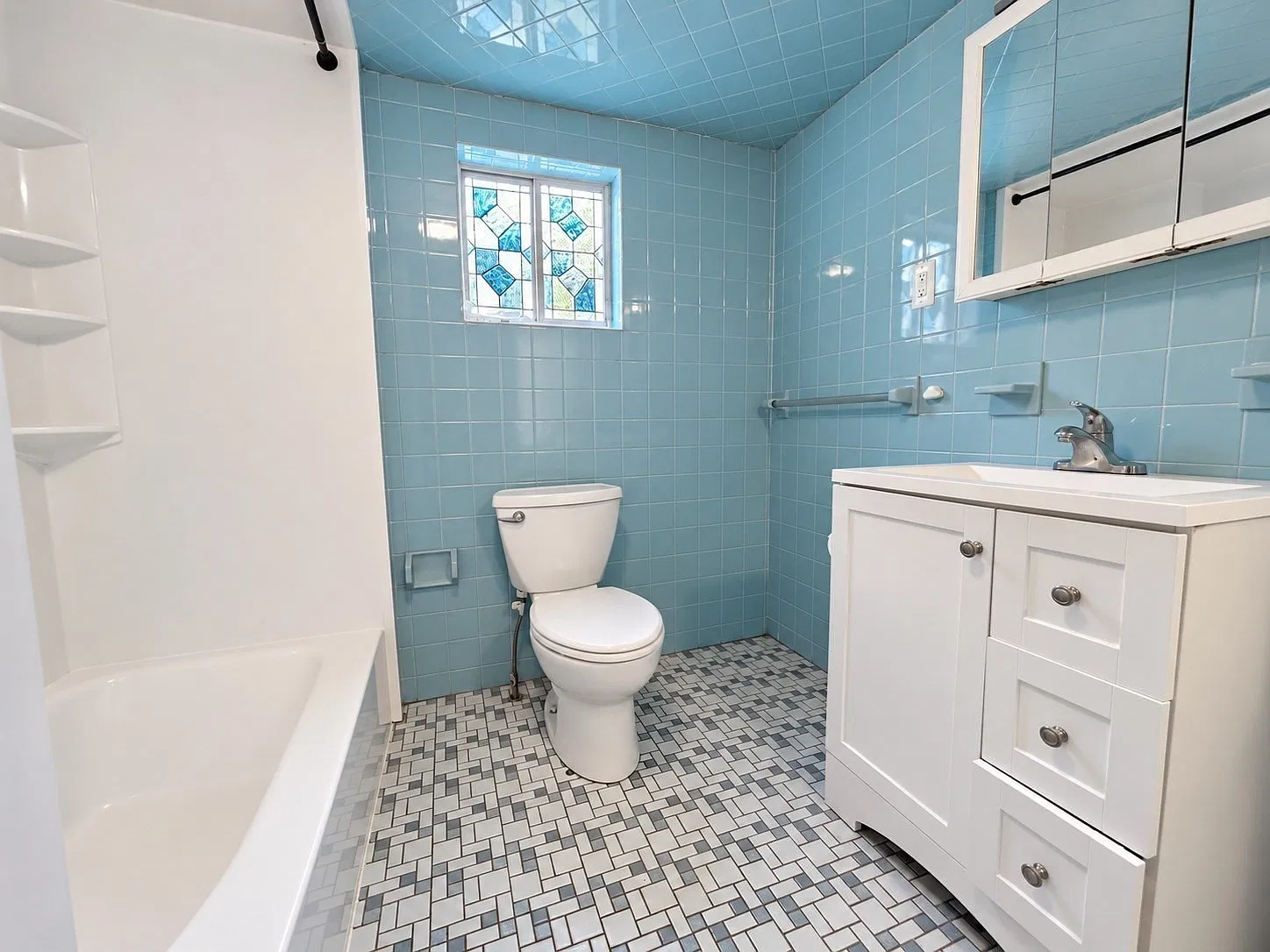 4 bed, 2.0 bath, 1457 sqft, $3,500 — Photo 4