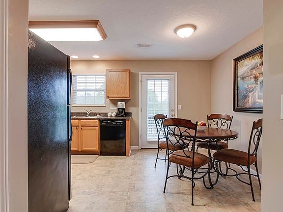 4th image of 4826 Poplar Crest Way #7