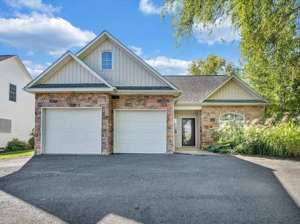 1209 Mountain View Rd, Vinton, VA 24179