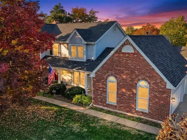 10 Wagonspring Ct, Saint Charles, MO 63303