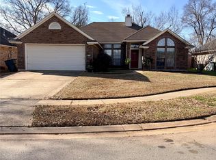 2113 Mockingbird Ln, Bossier City, LA 71111