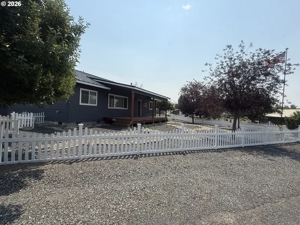 216 B Ave, Seneca, OR 97873