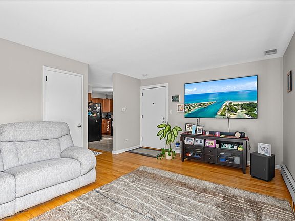 4th image of 509 E 31st St