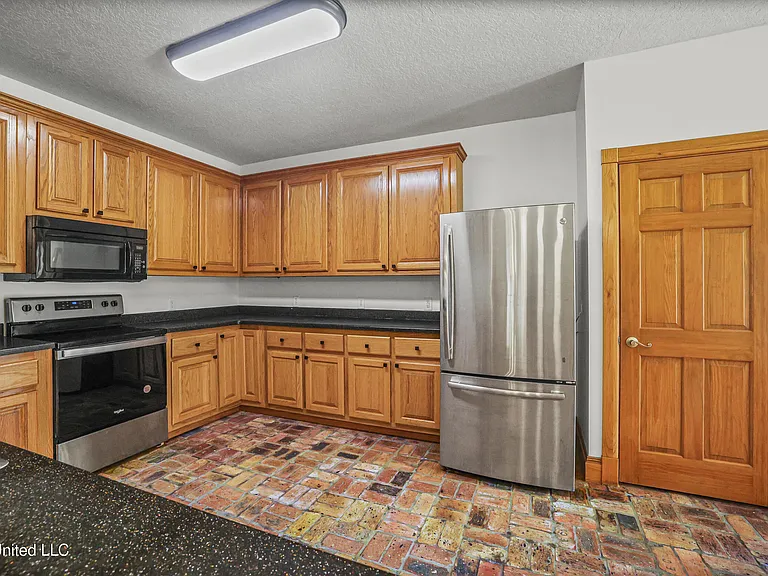 15301 Parker Rd — Photo 17