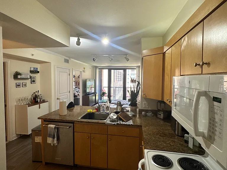 631 D St NW #736 — Photo 16