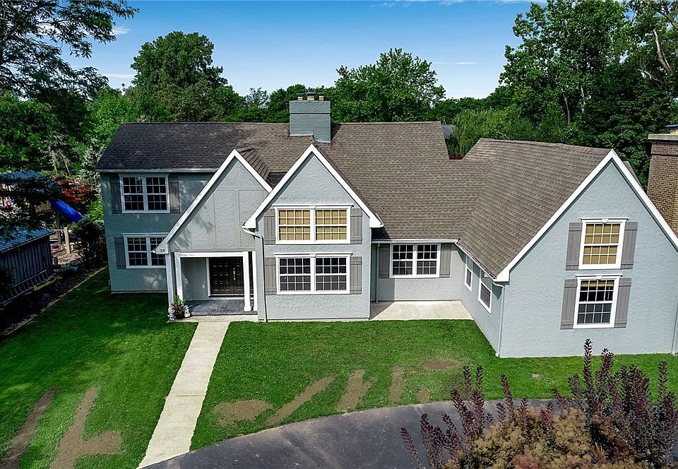 1st image of 38 Stonybrook Ln