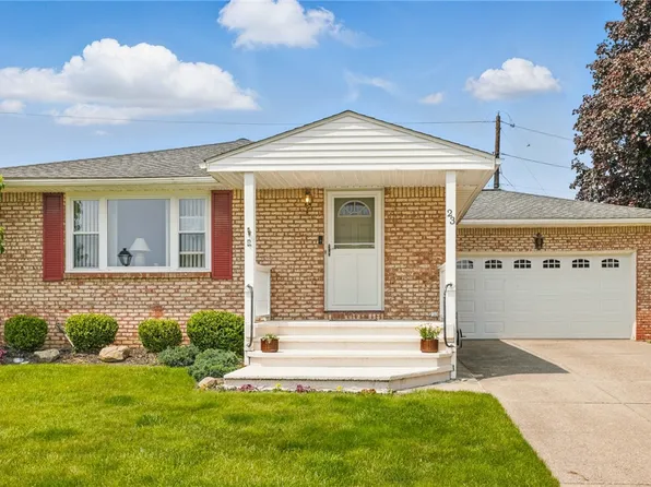 23 Armond Ln, Depew, NY 14043