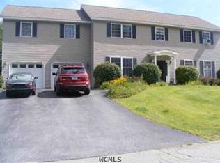 21 Echo Ln, Warrensburg, NY 12885