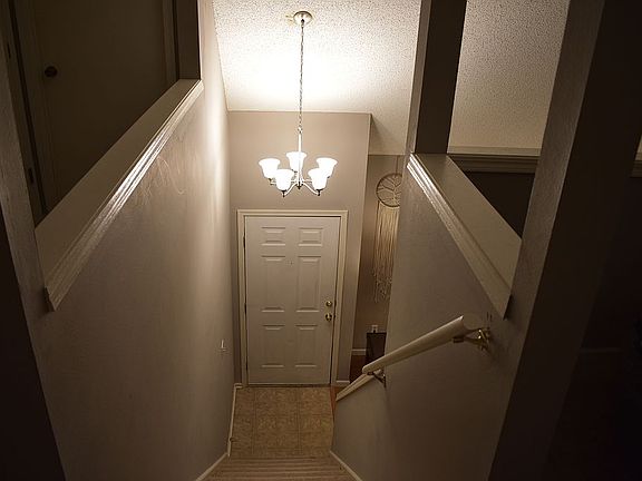 2nd image of 800 NW 37th St
