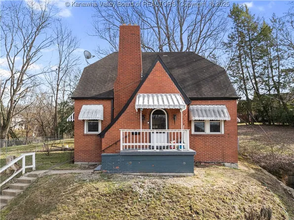 418 Elm St, South Charleston, WV 25303