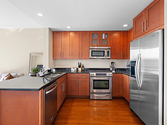 2nd image of 1125 Maxwell Ln APT 714