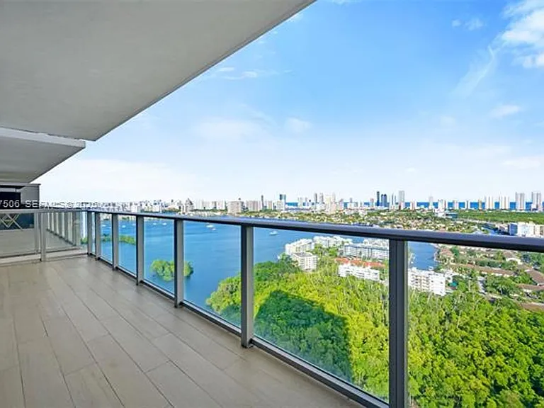 16385 Biscayne Blvd #3020 — Photo 3