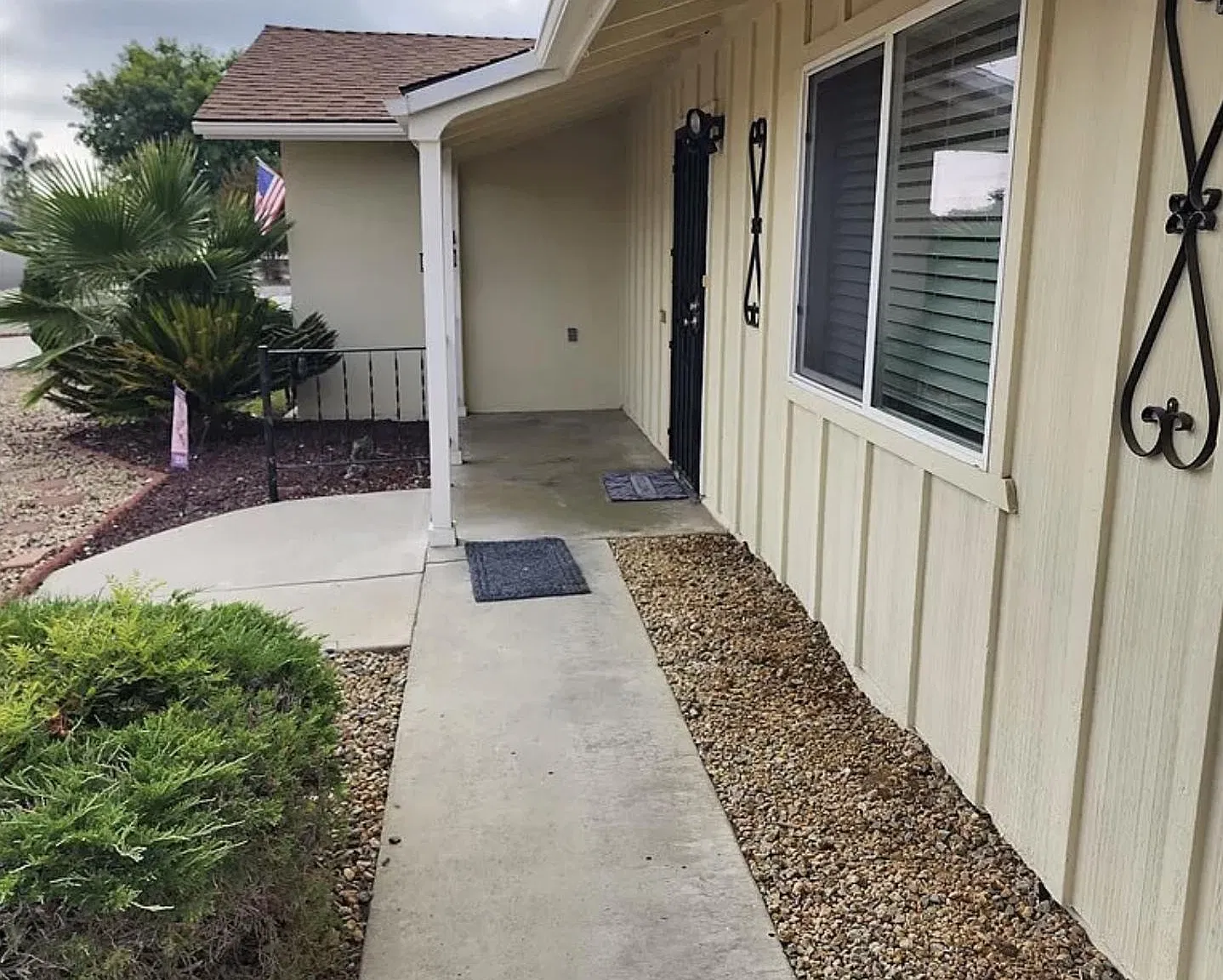 2 bed, 1098 sqft, $2,400 — Photo 2
