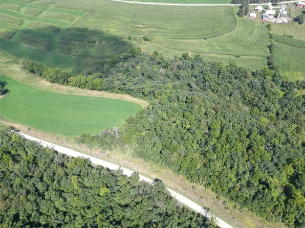 0 Round Prairie Dr, Waukon, IA 52172