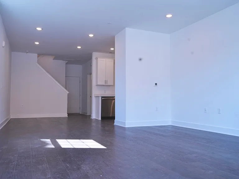 157 Stoutsburg Blvd — Photo 10