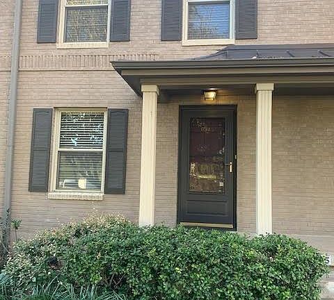 3rd image of 6345 Bordeaux Ave #6345