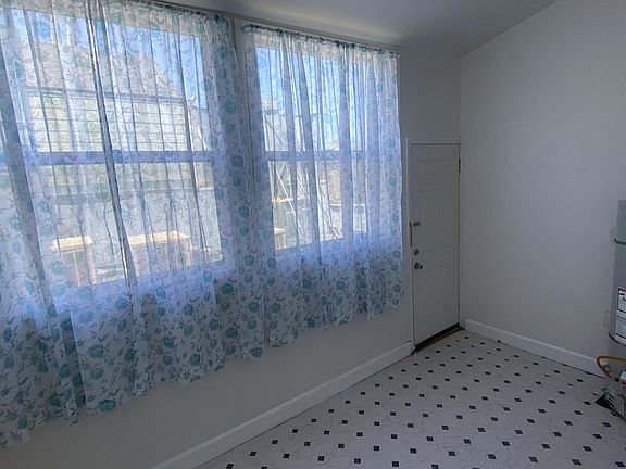 2nd image of 350 Clement St