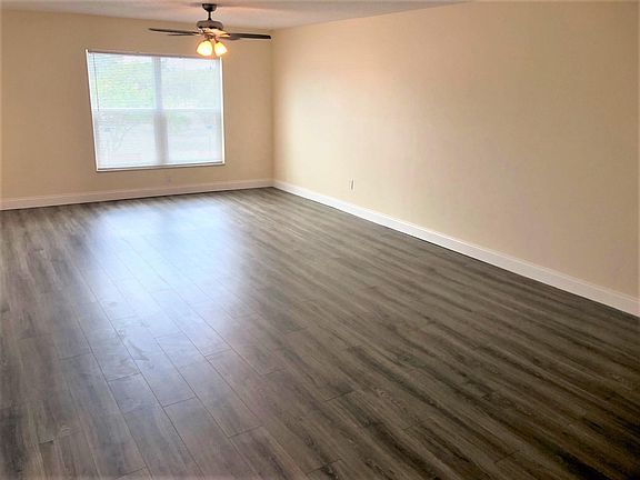 4th image of 150 41st Ave N #209