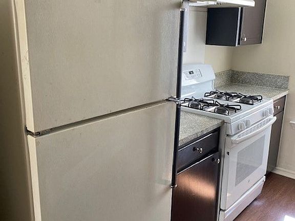 3rd image of 2122 Stella St APT 1