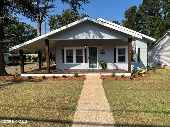 284 Byrd Ave N, Philadelphia, MS 39350