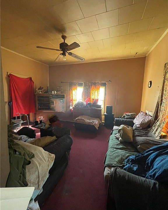 2nd image of 402 Dobson St