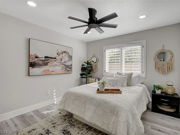 5429 Painted Sunrise Dr — Photo 40