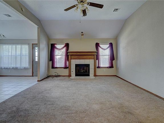 3rd image of 109 S Parkcrest Ct