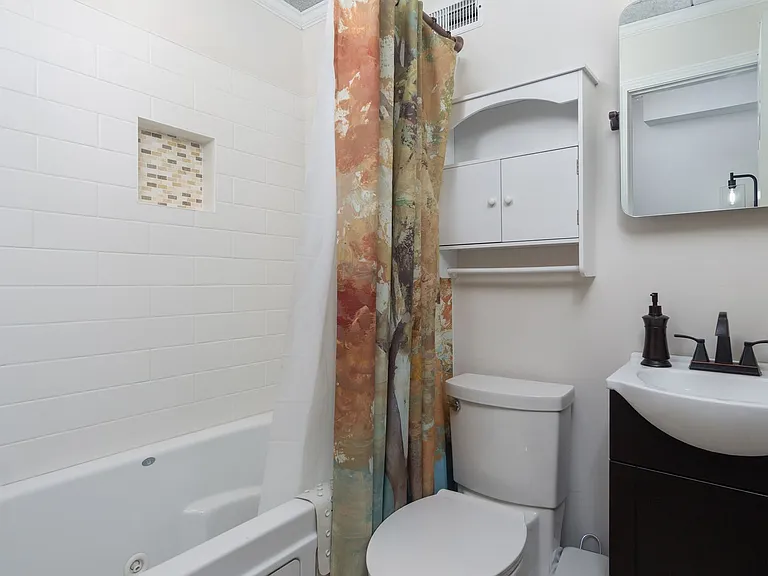 94 Westminster Ter — Photo 10