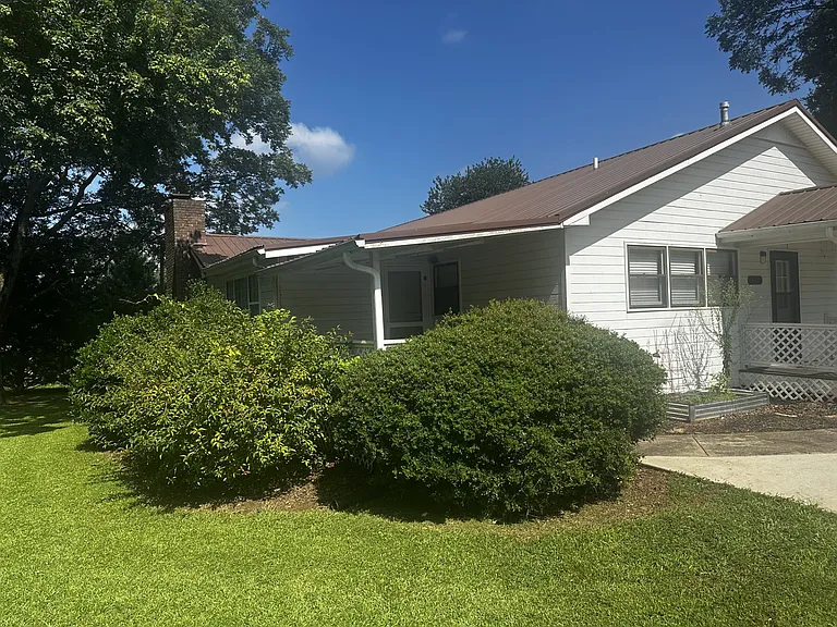 2160 Lovvorn Rd — Photo 5
