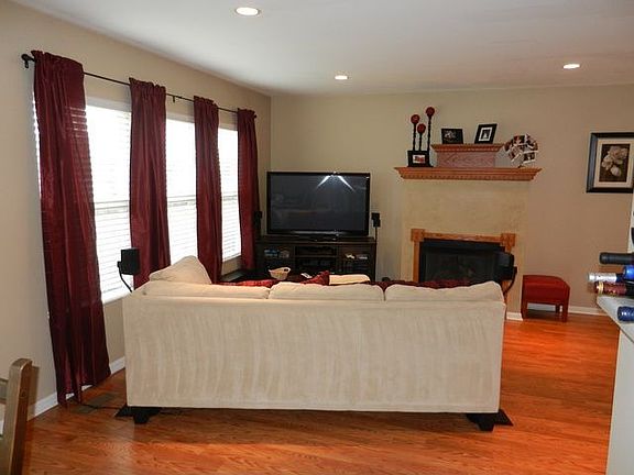 5th image of 603 Winchester Ln