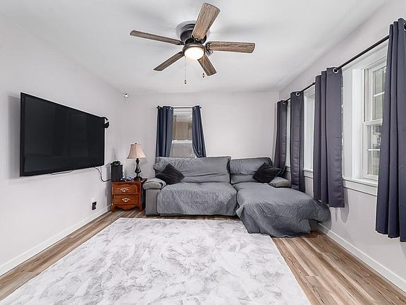 4th image of 312 Cornell Ave