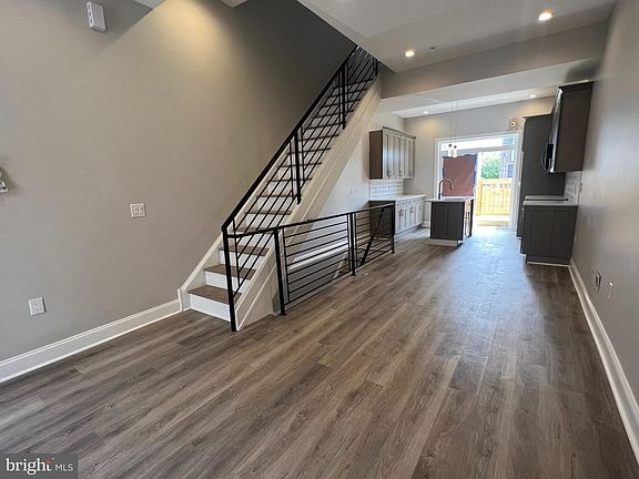 5th image of 2123 N Fairhill St