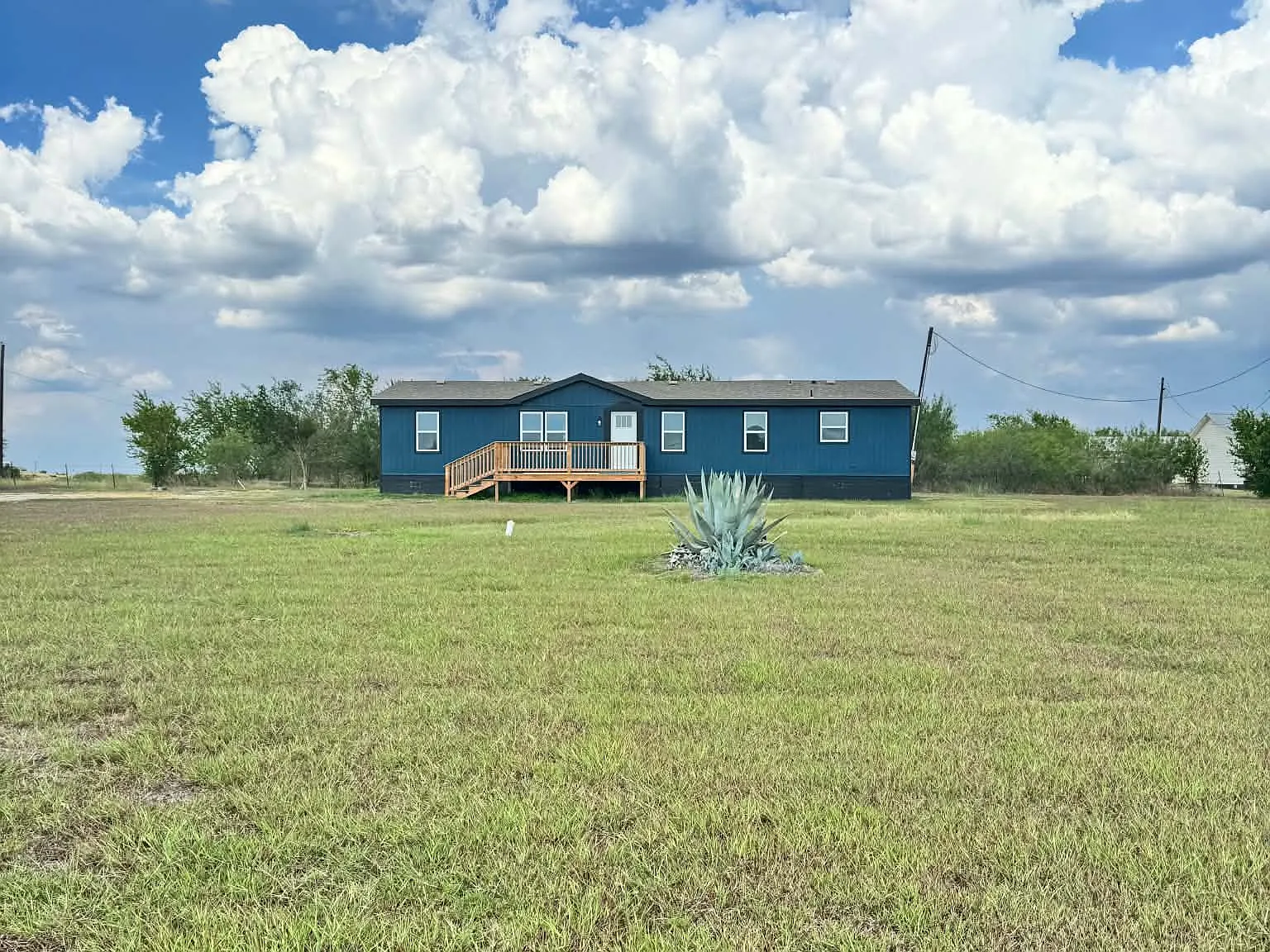 3 bed, 1680 sqft, $1,950 — Photo 2