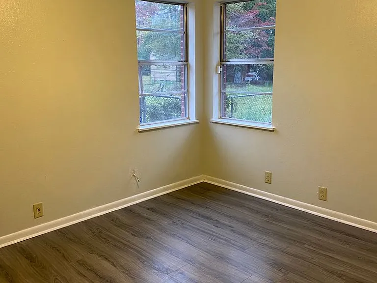 833 Camilla Dr — Photo 13