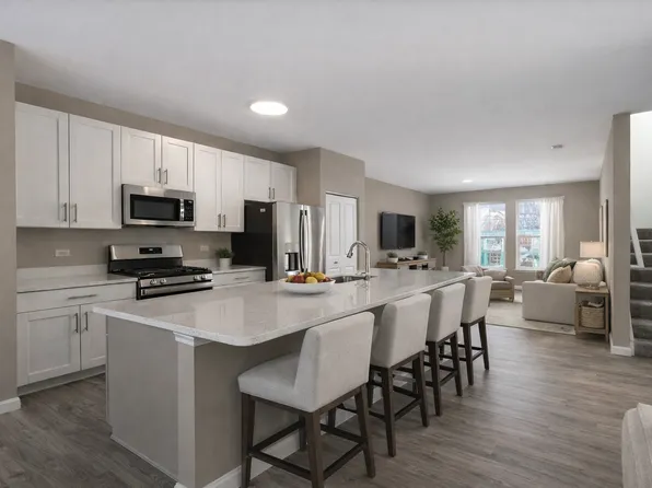 225 Regency Ct, Wauconda, IL