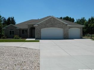 1331 W 800 N, Clinton, UT 84015