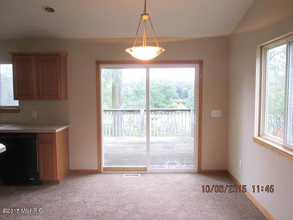 3rd image of 3174 Morley Ave NE