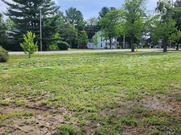 404 S Cherry St, Kalkaska, MI 49646