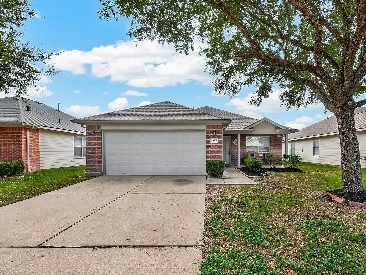 3 bed, 1216 sqft, $1,900 — Photo 4