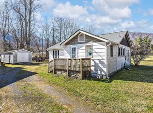 74 Badd Ln, Maggie Valley, NC 28751