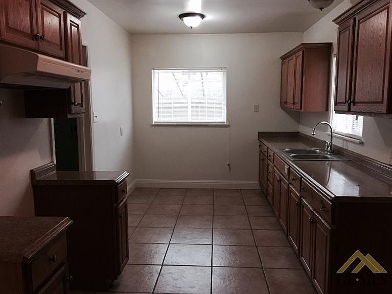 2nd image of 2305 Edgewood St