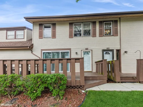 7742 W Douglas Ct, Frankfort, IL 60423