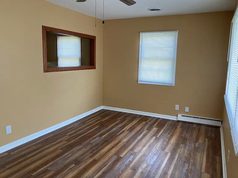 702 Burke St — Photo 4