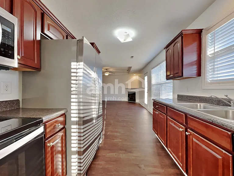 7800 Wisdom Ln — Photo 4