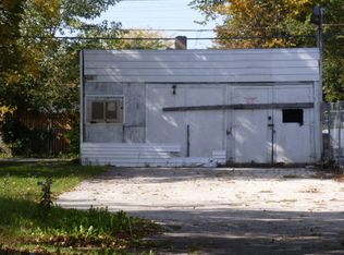 828 S Jackson St, Waukegan, IL 60085