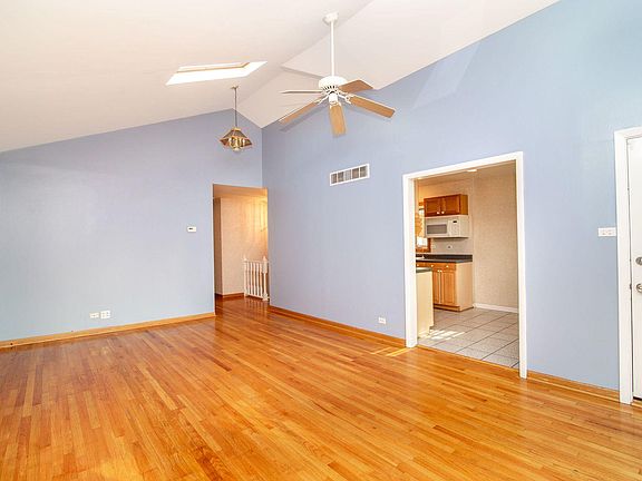 5th image of 6921 S Komensky Ave