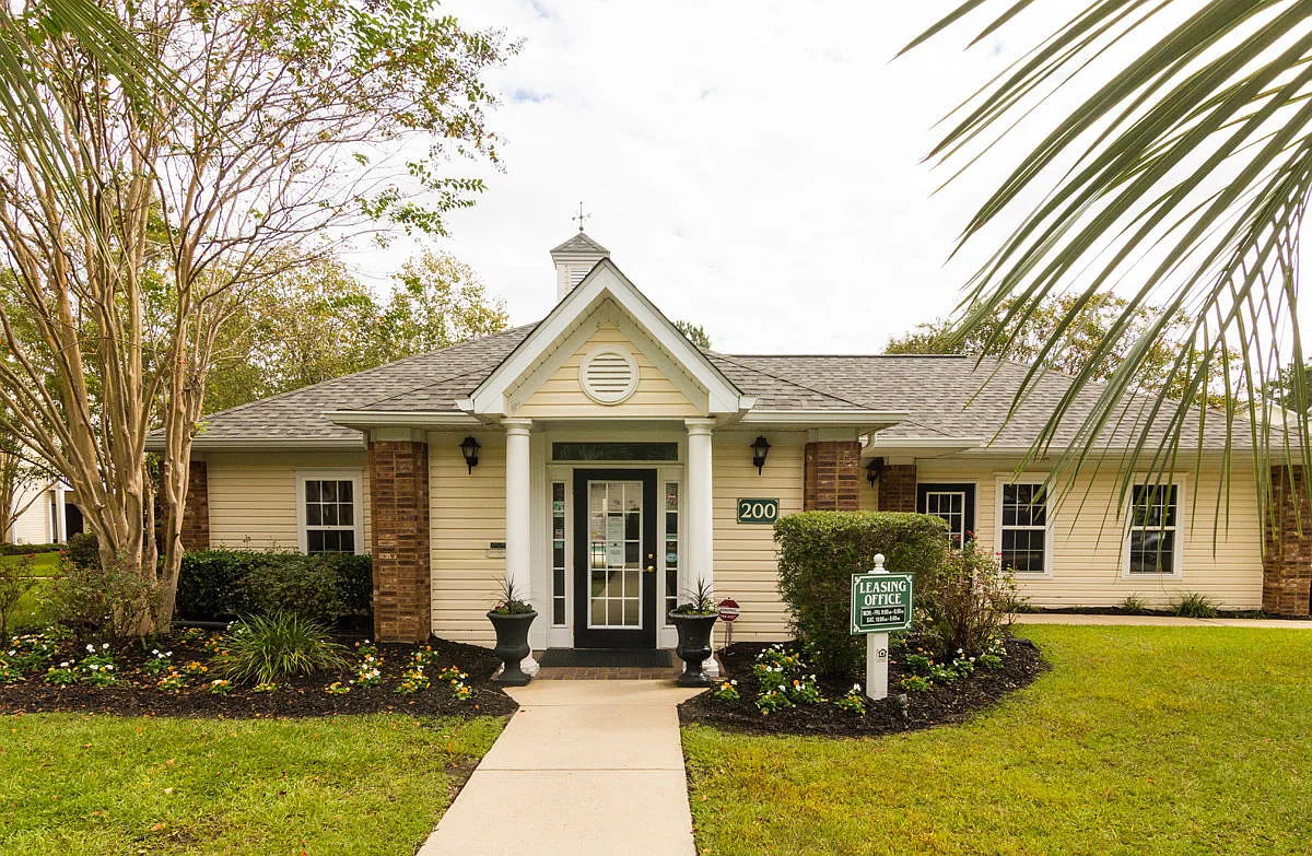 Palmetto Pointe Apartments — Photo 1