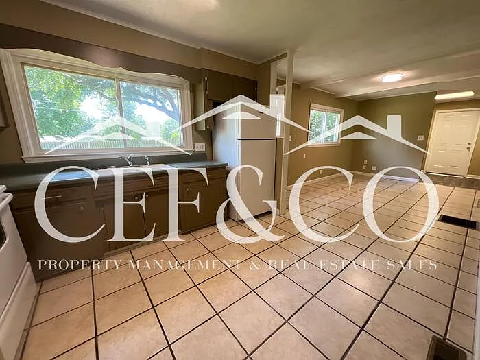 108 Overhill Dr — Photo 8