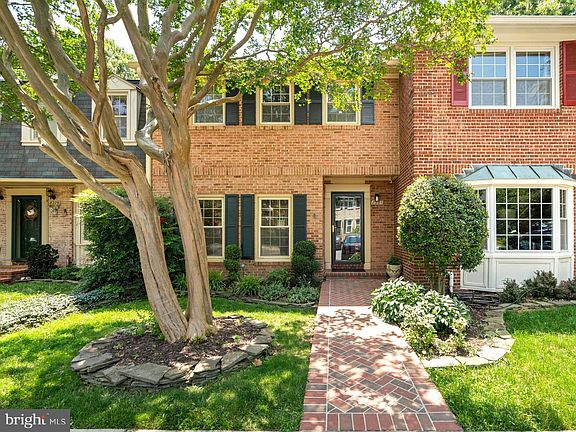 2nd image of 8281 Clifton Farm Ct